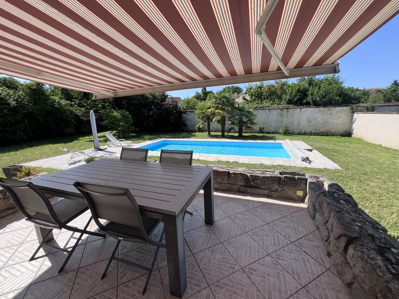 Maison traditionnelle - 215 m² - 7 pièces