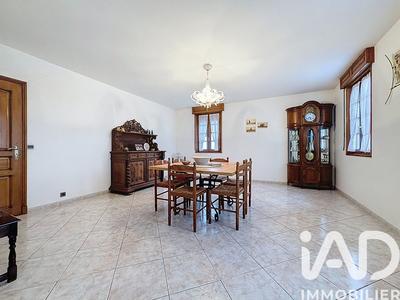 Maison - 290 m² - 8 pièces