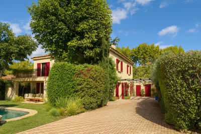 Maison - 202 m² - 7 pièces