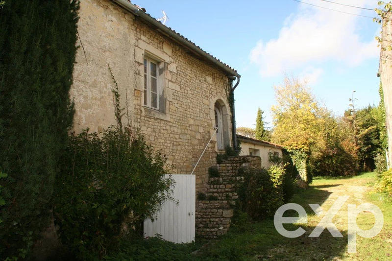 Maison - 180 m² - 8 pièces