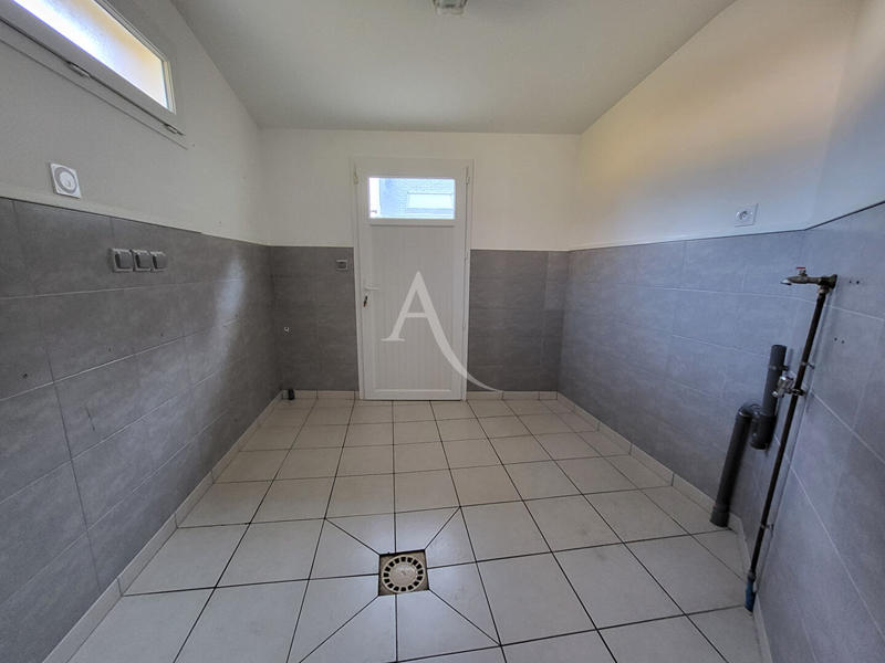 Maison - 110 m² - 8 pièces