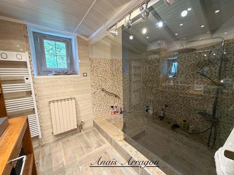 Propriété - 186 m² - 5 pièces