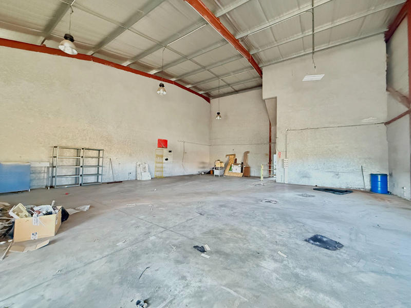 Local commercial - 250 m² - 4 pièces