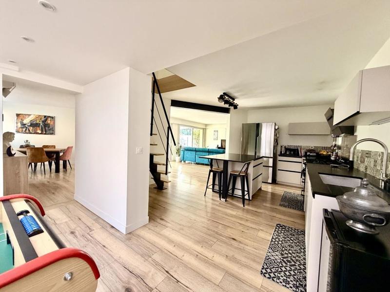 Villa - 200 m² - 7 pièces