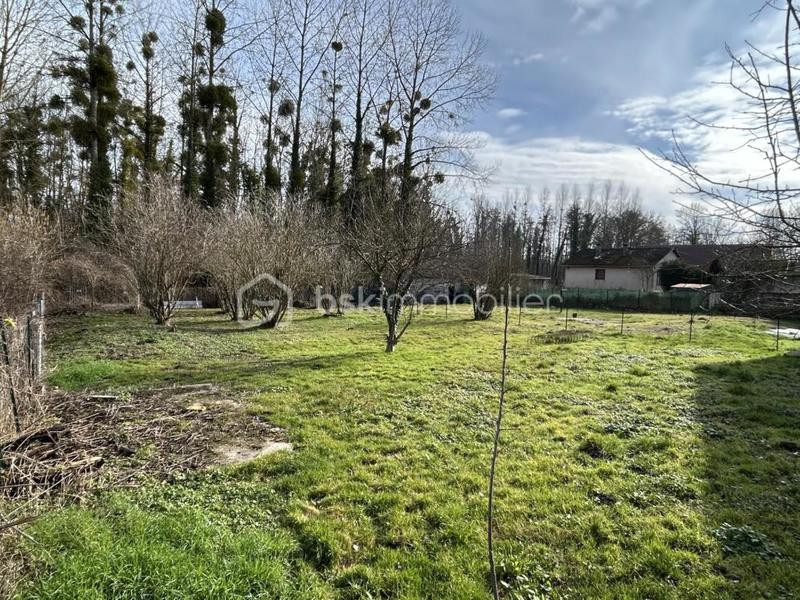 Terrain constructible - 682 m²