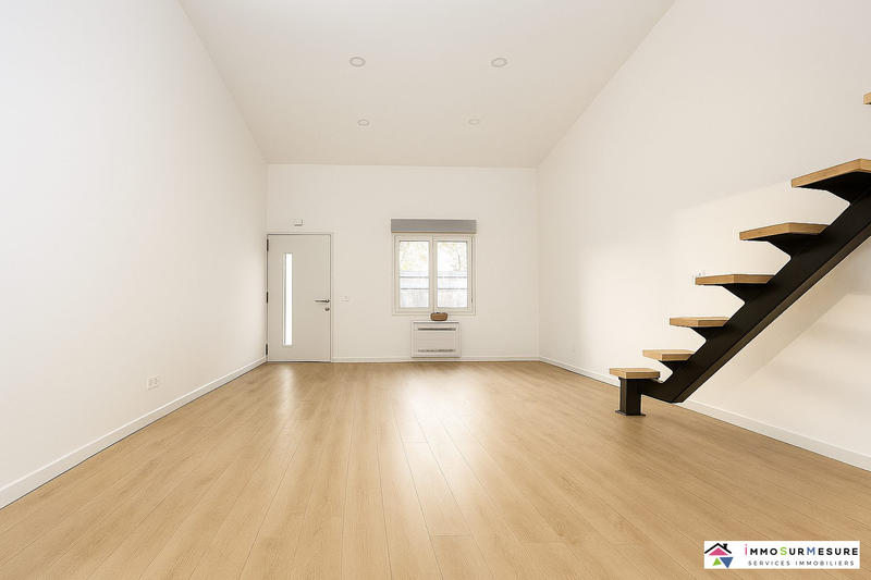 Loft - 44 m² - 1 pièce