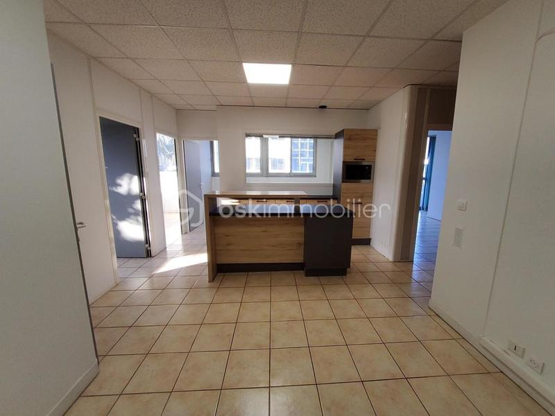 Bureau - 147 m² - 8 pièces