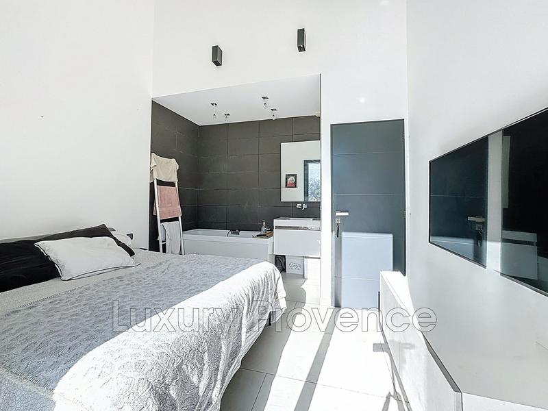 Maison - 174 m² - 5 pièces