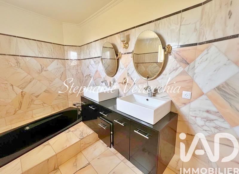 Maison - 156 m² - 8 pièces