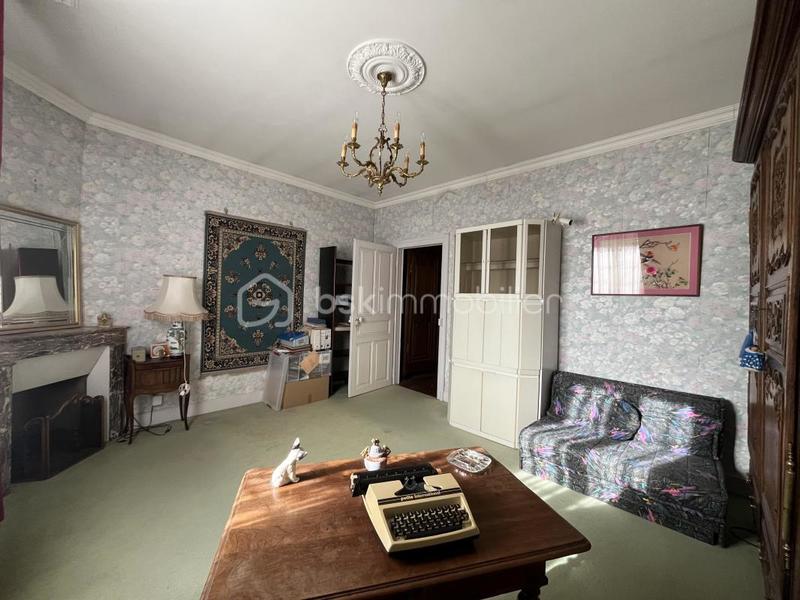 Maison - 308 m² - 9 pièces