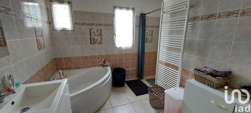 Maison - 252 m² - 10 pièces