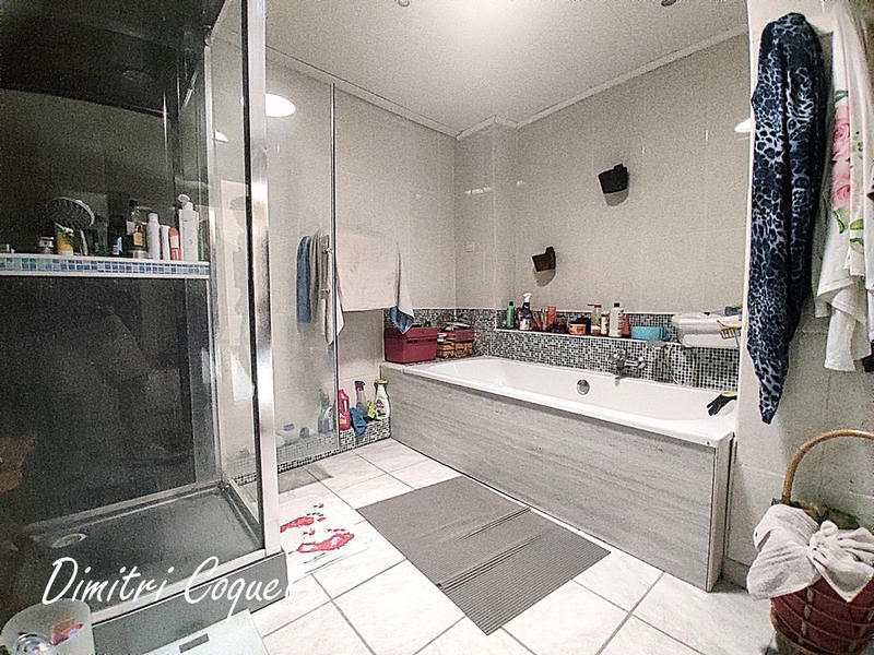 Maison - 205 m² - 7 pièces