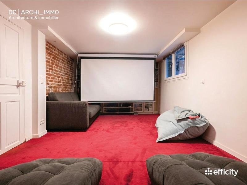 Maison - 296 m² - 9 pièces