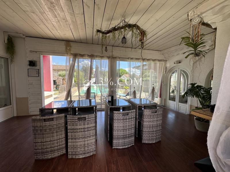 Maison chambre d'hôtes - 286 m² - 10 pièces