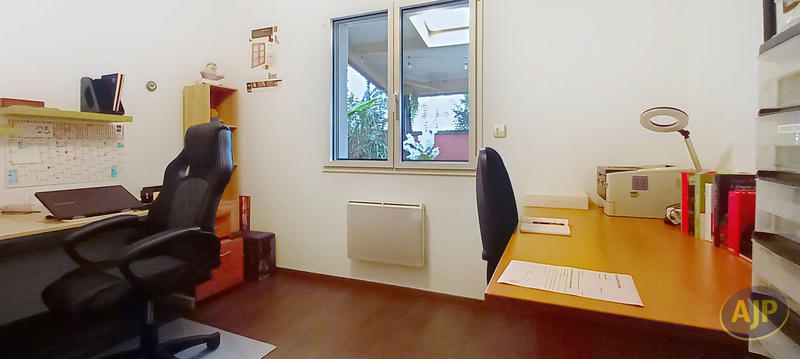 Maison - 96 m² - 5 pièces