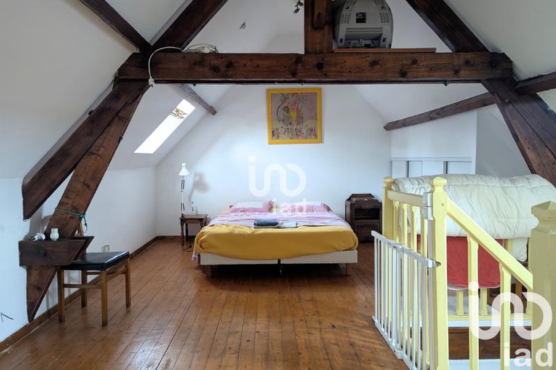 Maison - 207 m² - 7 pièces