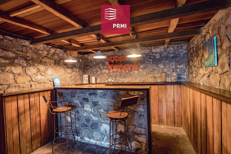 Maison - 201 m² - 6 pièces