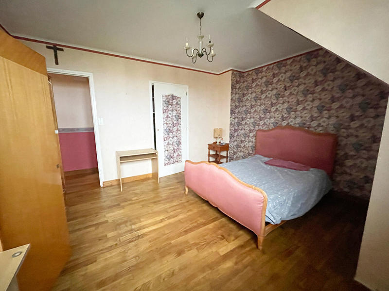 Maison - 214 m² - 11 pièces