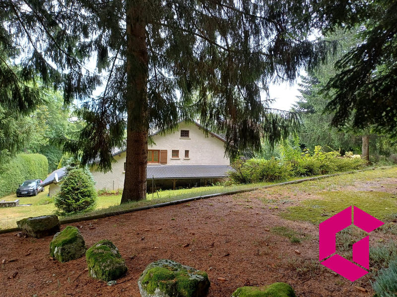 Maison - 200 m² - 11 pièces