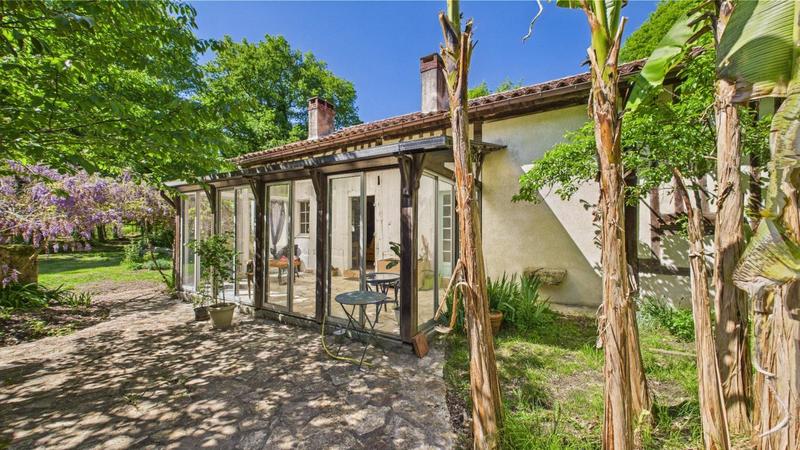 Maison chambre d'hôtes - 230 m² - 7 pièces