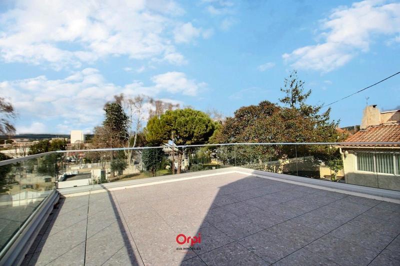 Maison - 209 m² - 8 pièces