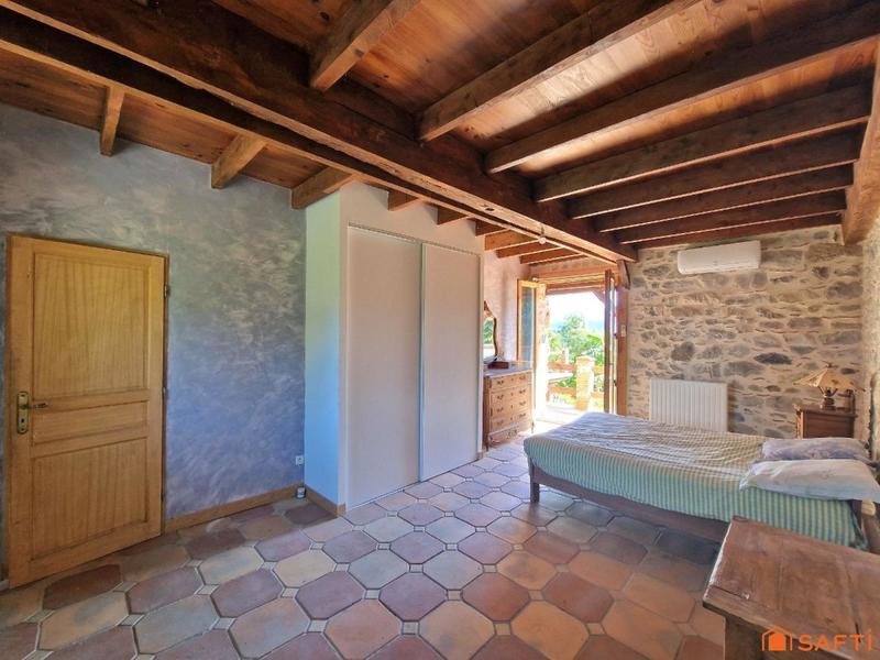 Maison - 440 m² - 11 pièces