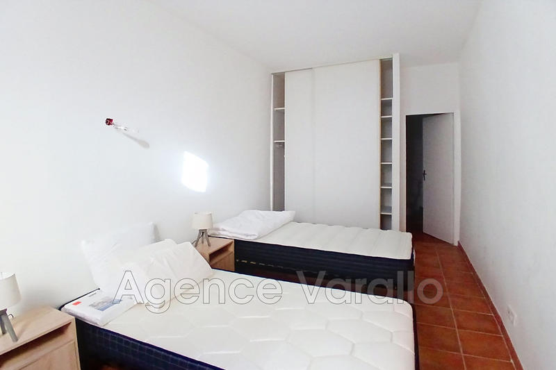 Maison - 207 m² - 8 pièces