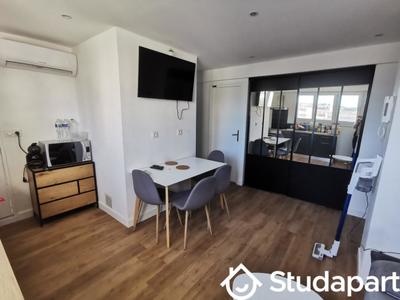 Chambre - 9 m² - 1 pièce