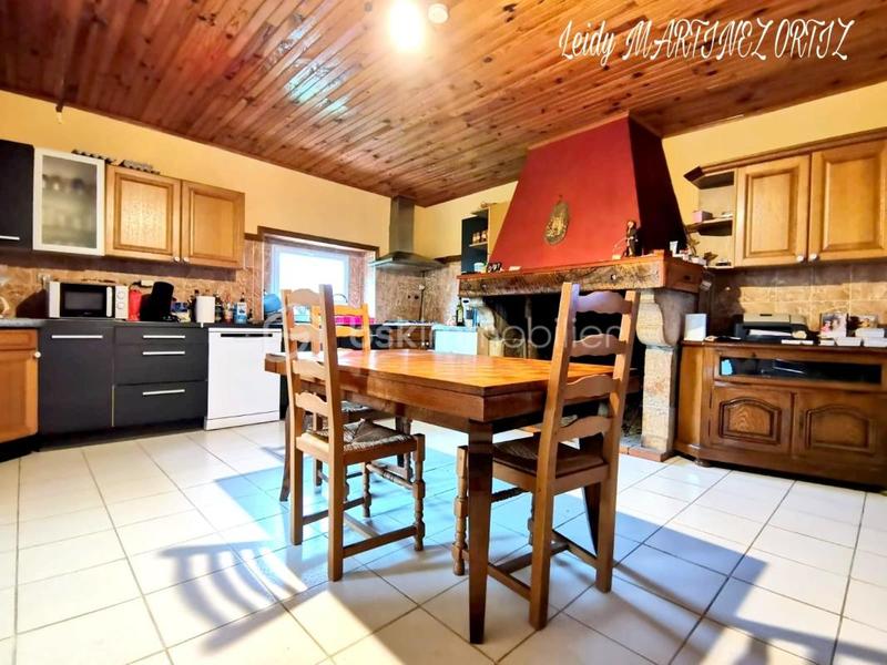 Maison en pierre - 170 m² - 7 pièces