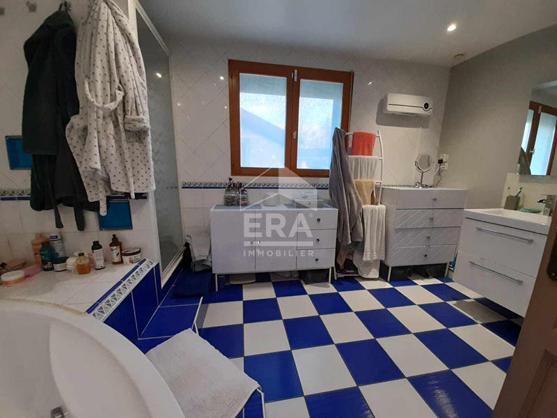 Maison - 91 m² - 5 pièces