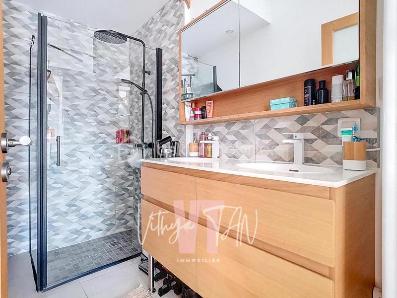 Demeure - 284 m² - 12 pièces