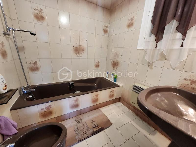 Pavillon - 233 m² - 6 pièces