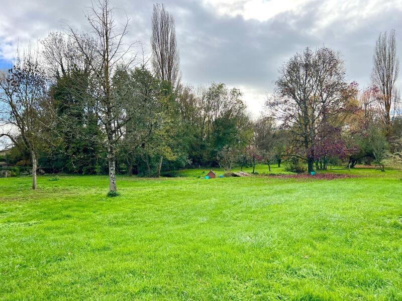 Maison - 362 m² - 11 pièces