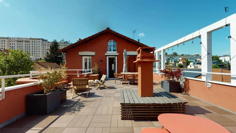 Chambre - 15 m² - 9 pièces