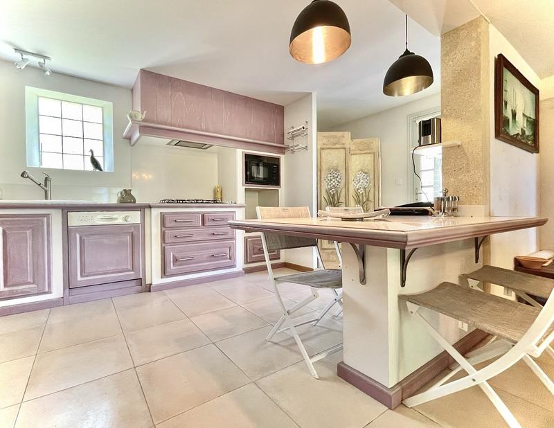 Demeure - 491 m² - 16 pièces