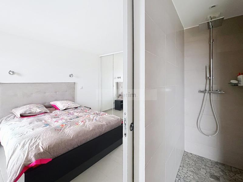 Maison contemporaine - 208 m² - 6 pièces