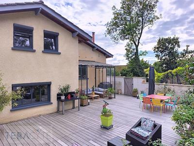 Maison traditionnelle - 134 m² - 6 pièces