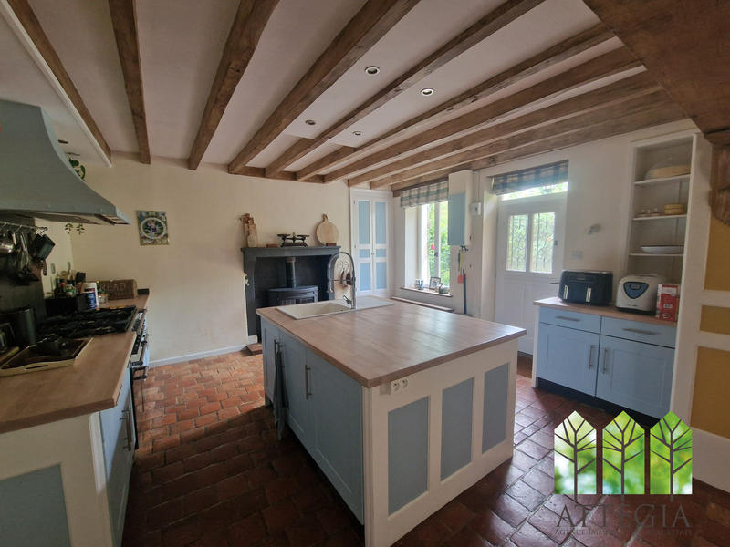Maison - 245 m² - 6 pièces