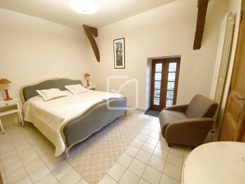 Maison - 298 m² - 12 pièces