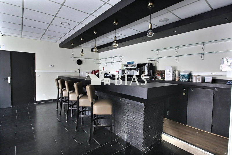 Local commercial - 326 m²
