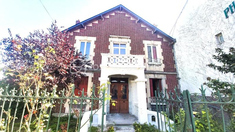 Maison ancienne - 177 m² - 9 pièces
