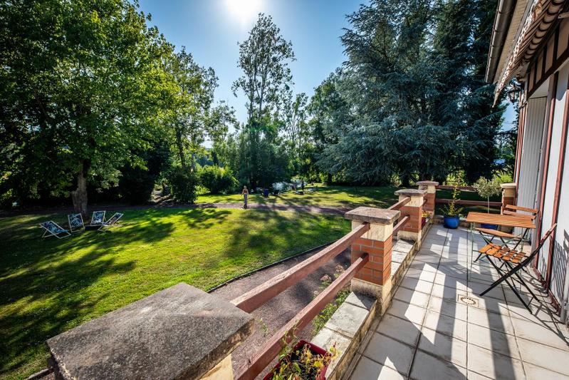 Propriété - 338 m² - 11 pièces