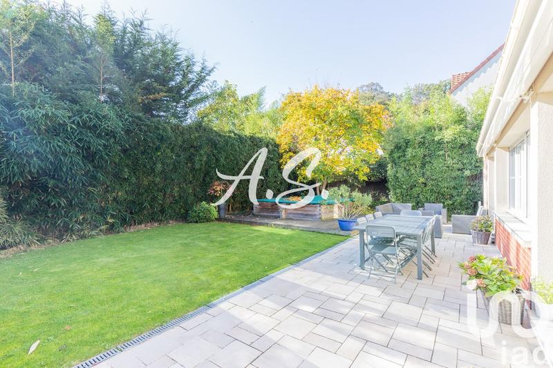 Maison - 212 m² - 8 pièces