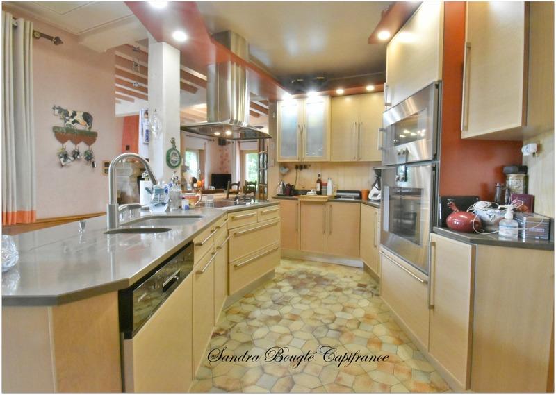 Propriété - 273 m² - 12 pièces