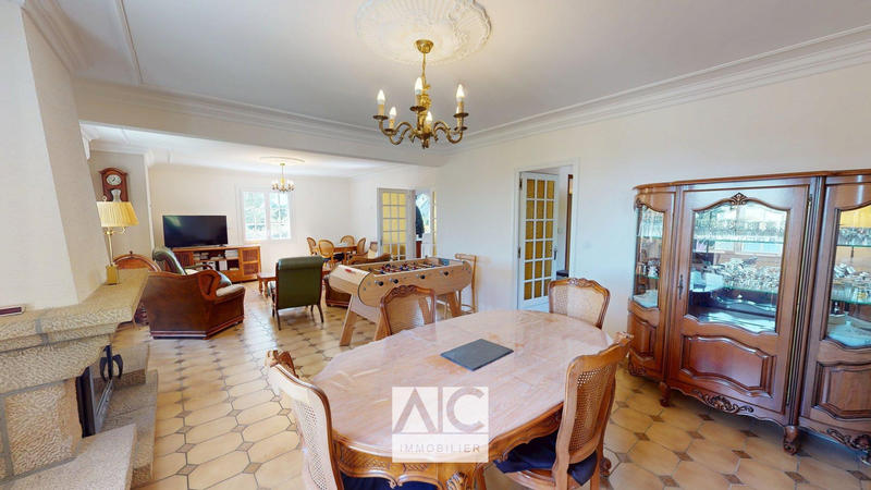 Maison - 152 m² - 7 pièces