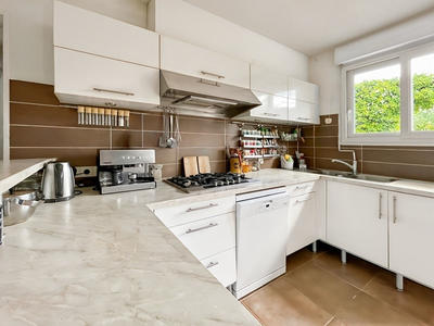 Maison - 212 m² - 7 pièces