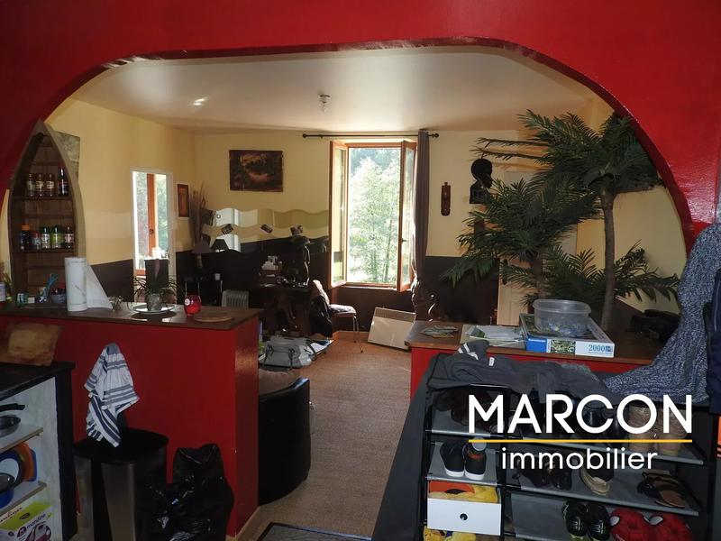 Maison - 120 m² - 10 pièces
