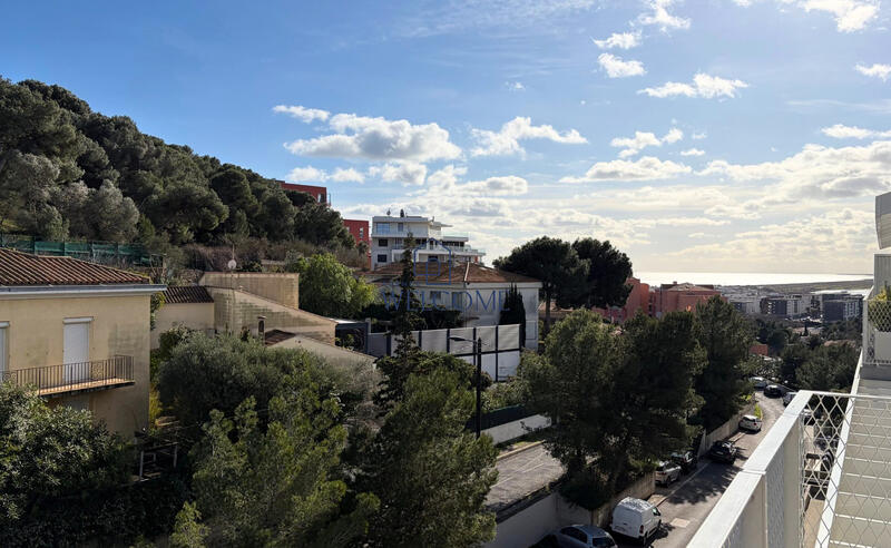 Appartement - 140 m² - 6 pièces