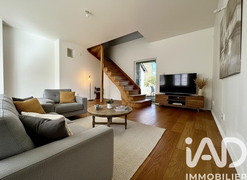 Maison - 206 m² - 8 pièces