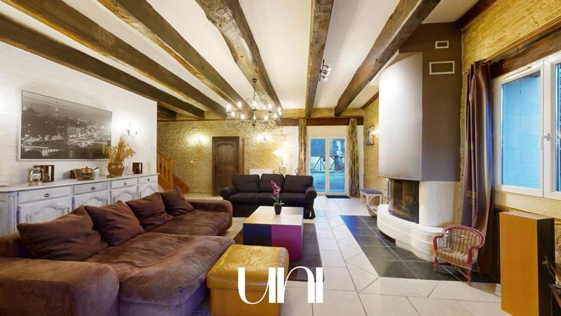 Maison - 630 m² - 30 pièces